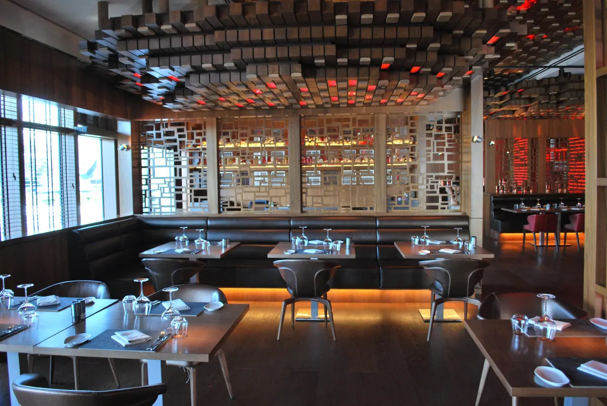 Fireworks – Restaurant & Bar interior, Baku, Azerbaijan (photo 1)