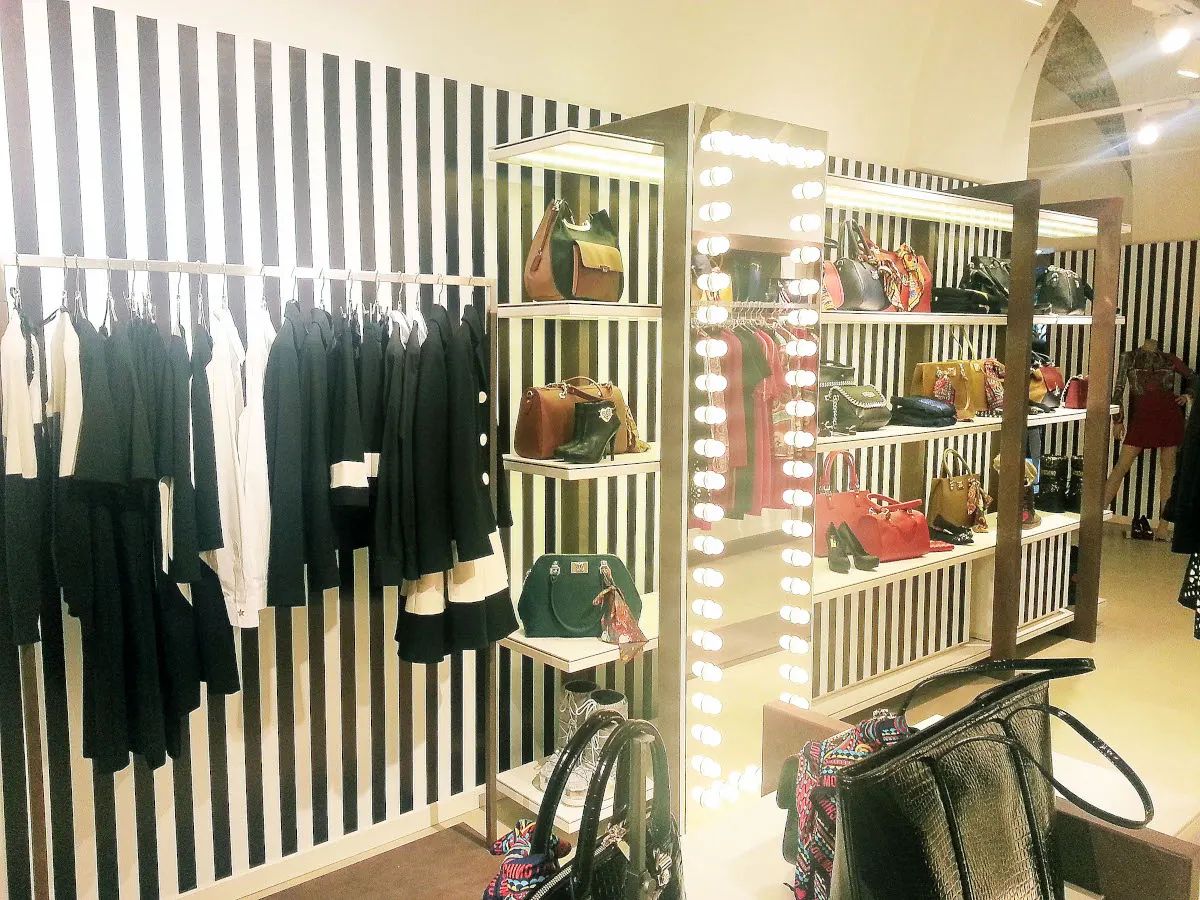 Love Moschino – Commercial interior, Istanbul, Turkey (photo 2)
